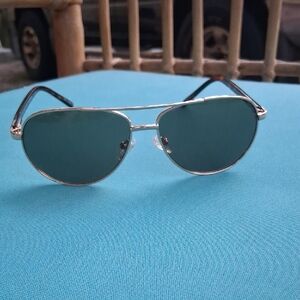 New Castle 11 Sunglasses